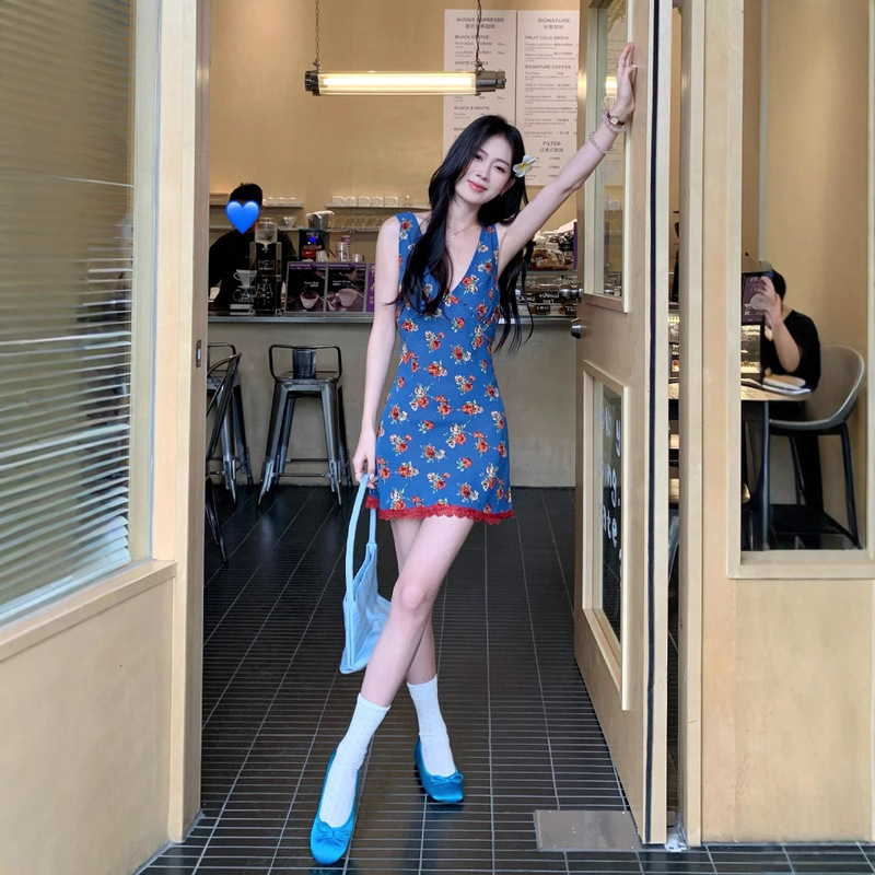 French Retro Lace Floral Elegant High-grade Unique Camisole dress Women's Holiday Casual Lazy Skirt