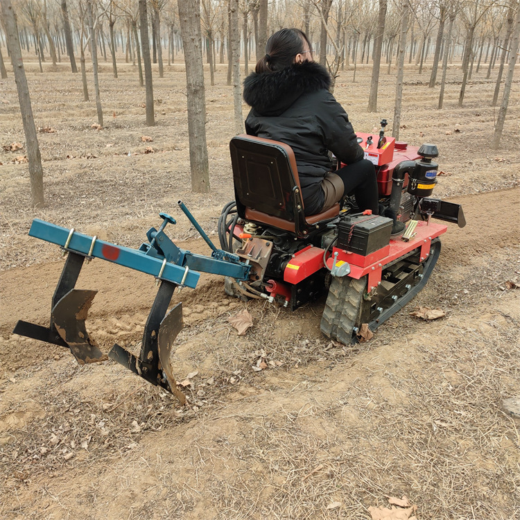 小型履带微耕机 山地果园农田多地形除草施肥旋耕机 耕地犁地机