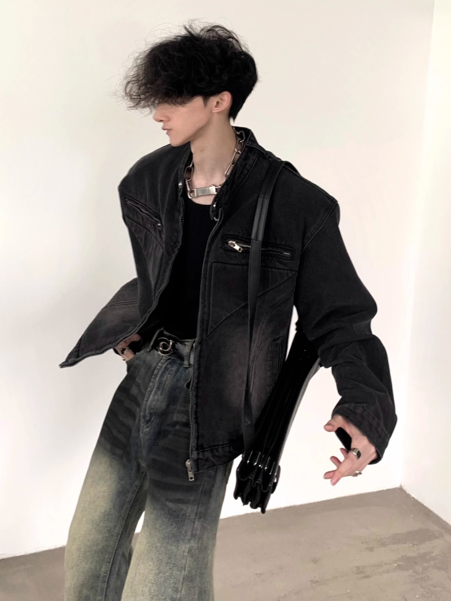 Men's Denim Jacket With Stand Up Collar And Shoulder Pads Rugged_voghion.com