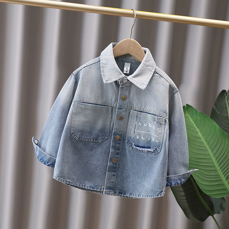 Джинсовая рубашка для мальчиков весна и осень Детское тонкое пальто 2025 новый иностранный мальчик с лацканом осенняя рубашка с длинными рукавами