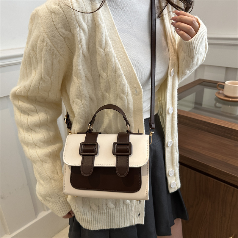Bolso de alta sensación, bolso de moda coreano de mujeres, bolso pequeño, invierno 2024 nuevo estilo simple, bolso de hombro casual universal