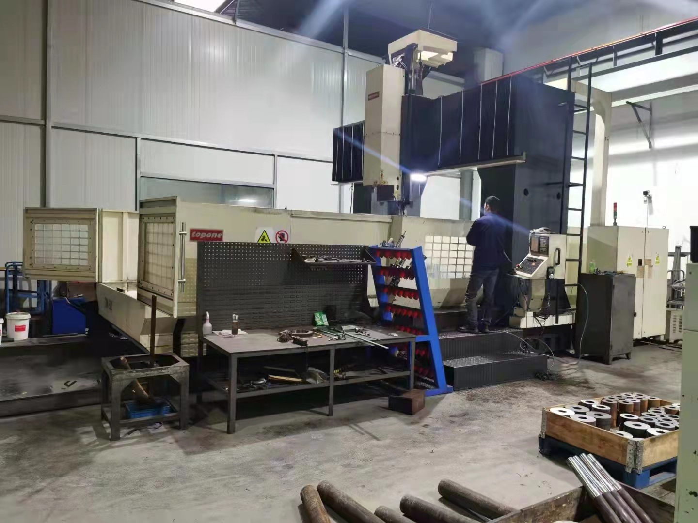 处理二手台湾旭正2503龙门加工中心二手台湾1.8米数控龙门