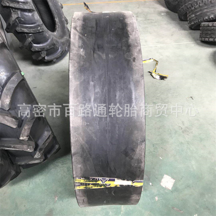 工厂直供1100-20井下铲运机轮胎1100-20光面压路机轮胎