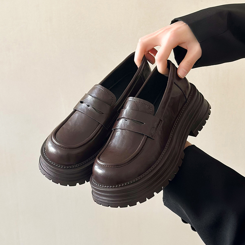 Retro shoes platform