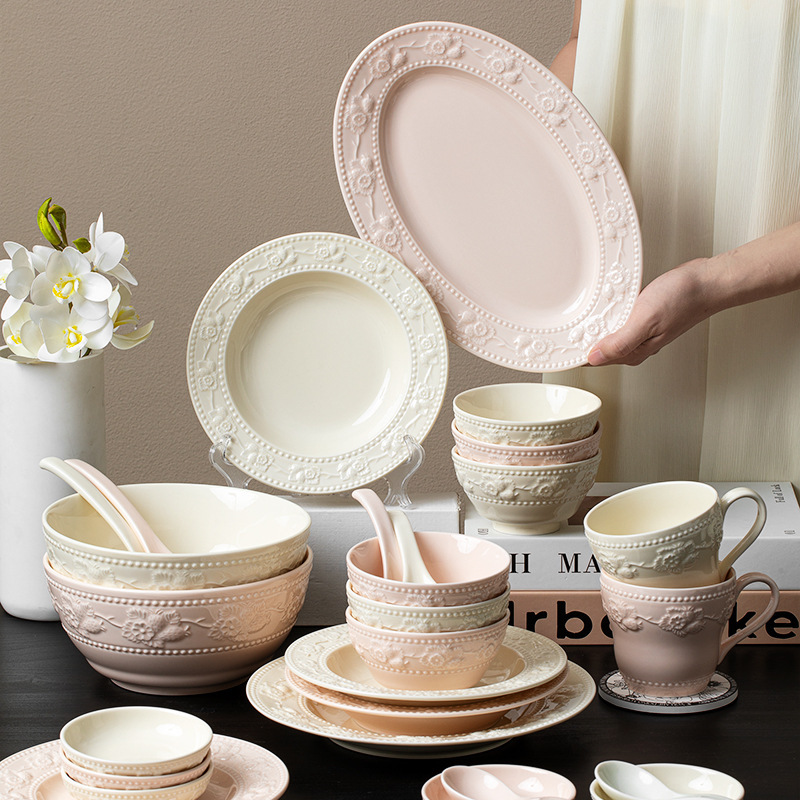 Factory Strawberry Relief Ceramic Tableware suit Rice Bowl Vegetable Plate Soup Bowl Dish High-end Light Luxury Tableware suit Factory Strawberry Relief Ceramic Tableware suit Rice Bowl Vegetable Plate Soup Bowl Dish High-end Light Luxury Tableware suit