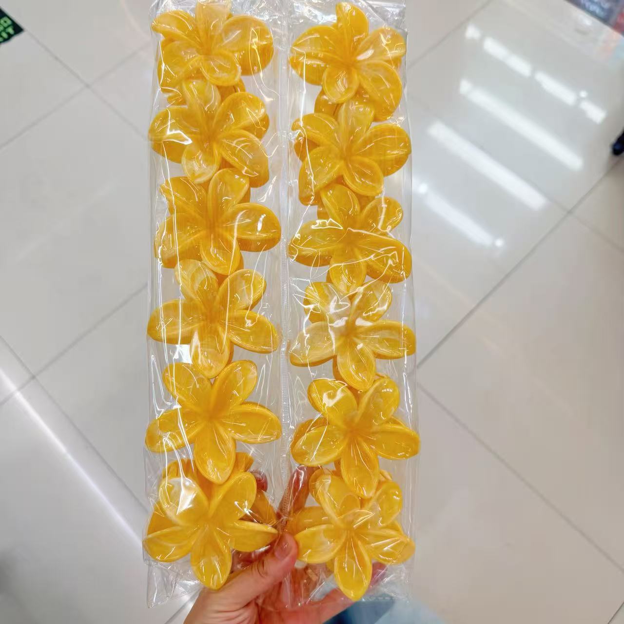 Europa y los Estados Unidos explotaron 8CM huevo flores clip de cabello de alta calidad para mujeres agarrar el cabello de tiburón color caramelo transfronterizo agarrar clip de cabello