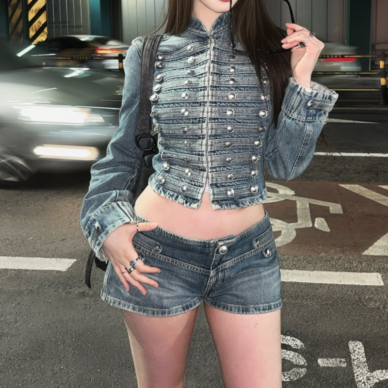 Korean Dongdaemun Women's High-Quality Hip-Enhancing Pants, Sexy Low-Waist Mini Denim Shorts for Women, Summer Straight A-Line Style Korean Dongdaemun Women's High-Quality Hip-Enhancing Pants, Sexy Low-Waist Mini Denim Shorts for Women, Summer Straight A-Line Style