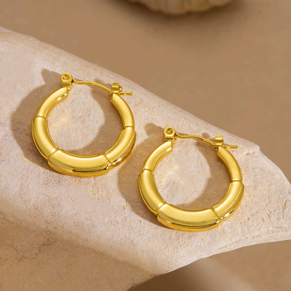 Pendientes ovalados sólidos de acero inoxidable brillante de lujo ligero chapado en oro real de 18K, acero de titanio, nuevos pendientes para mujer, pendientes brillantes