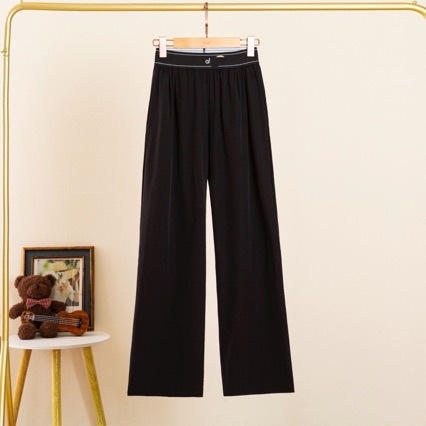 A10 pantalones de piernas largas de tejido rectas casuales cinturón elástico suelto deportivo femenino muestra piernas largas en stock image 4