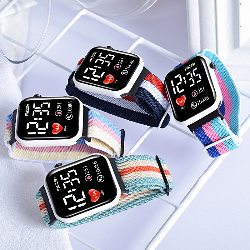 Nueva bolsa de lona colorida LED pequeño reloj cuadrado deportes al aire libre multifuncional impermeable estudiante hombres y mujeres reloj electrónico.