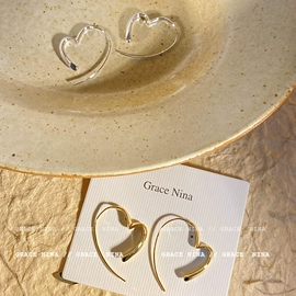 手链;耳钉;项链