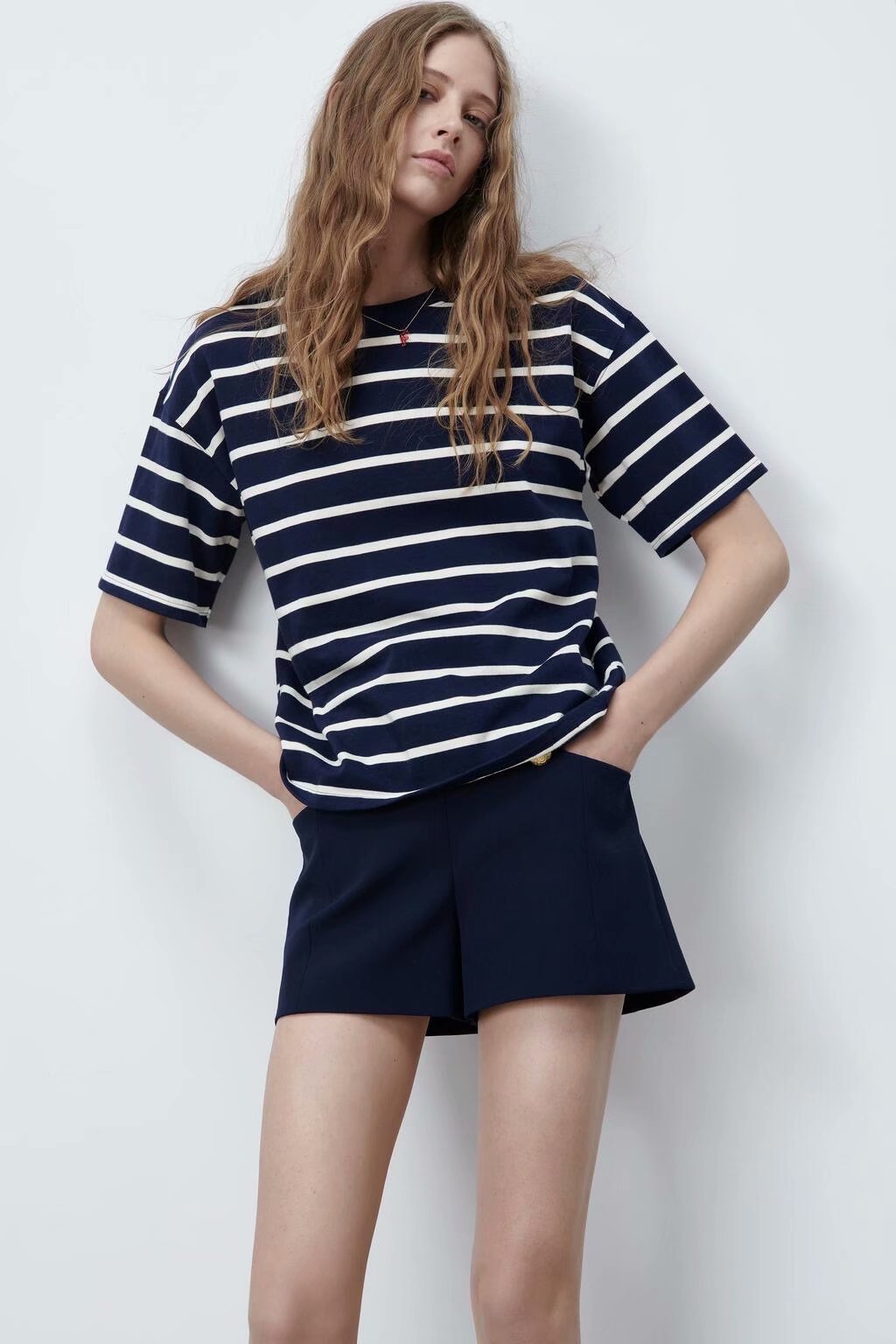 black and white striped loose round neck T-shirt  NSAM43377