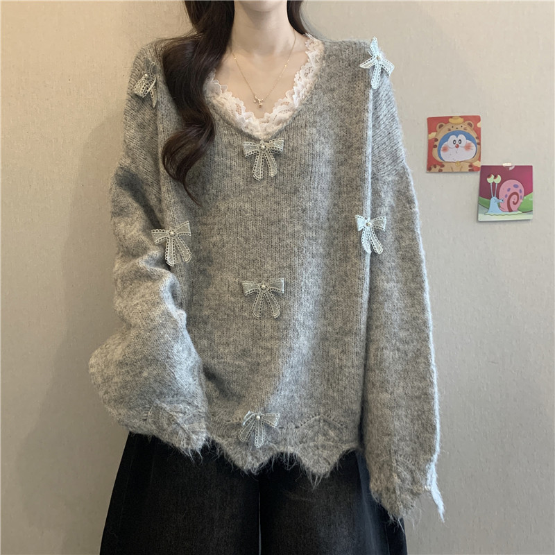Extremely stylish lace V-neck gray sweater, new autumn 2026 plus-size women's clothing, long-sleeved knit top for plus-size ladies Extremely stylish lace V-neck gray sweater, new autumn 2026 plus-size women's clothing, long-sleeved knit top for plus-size ladies