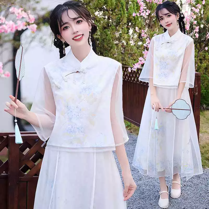 Настоящая фотография нового топа и юбки в национальном стиле в китайском стиле с наклонными лацканами и воротником-стойкой, элегантный и свежий комплект из двух предметов в этническом стиле.