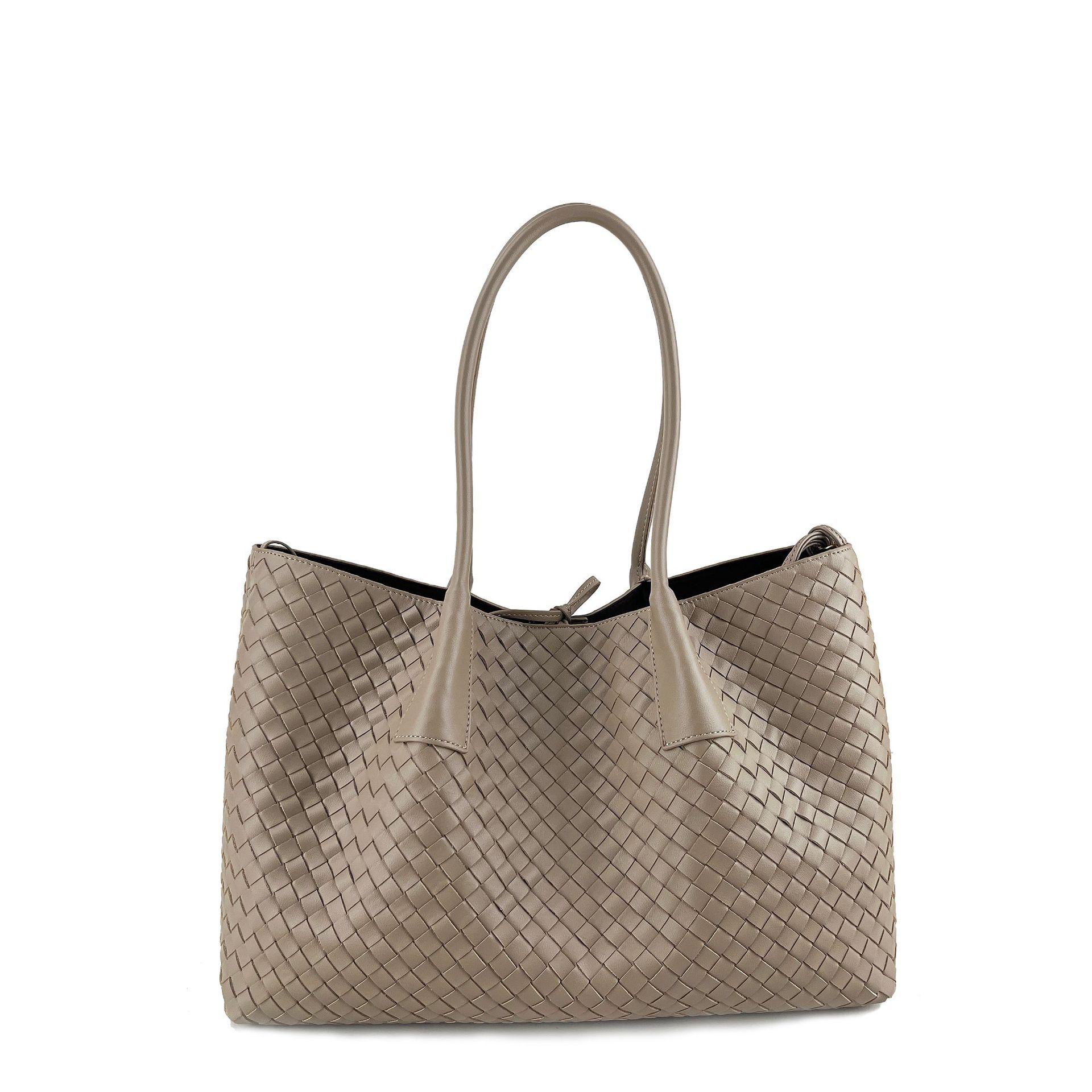2025 New Cowhide Woven Handbag Niche Fashion Shoulder Crossbody Bag Women's Banquet Envelope Bag - Thumbnail 7