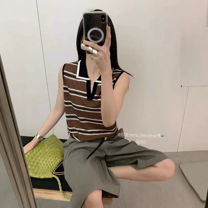 High-End Striped Sleeveless Knit Top for Women, New Summer Style with Polo Collar, Color-Blocking, Slim-Fit, Flattering Tank Top for Outerwear High-End Striped Sleeveless Knit Top for Women, New Summer Style with Polo Collar, Color-Blocking, Slim-Fit, Flattering Tank Top for Outerwear