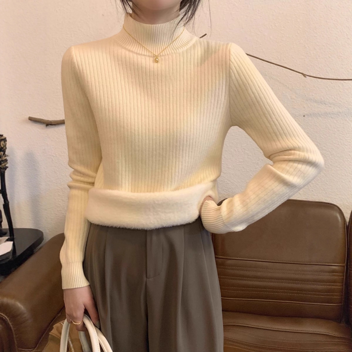 Half Turtleneck Sweater for Women Autumn and Winter 2025 New Winter Thickeneded One-Piece Velvet Bottoming Shirt with Slim Fit Warm Top