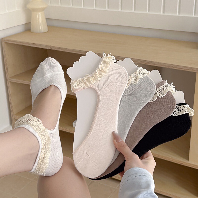 Ballet-style women's socks for spring and summer, thin lace cute short socks paired with small leather shoes, sweet lace trim women's boat socks Ballet-style women's socks for spring and summer, thin lace cute short socks paired with small leather shoes, sweet lace trim women's boat socks