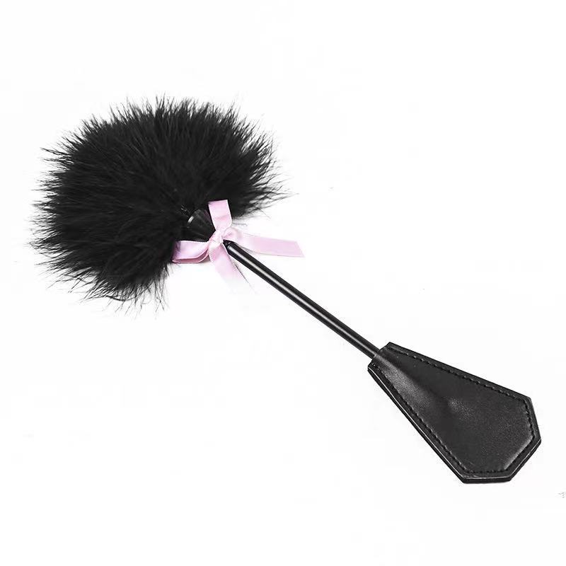 Fun SM Feather Clap Alternative Teasing Ostrich Feather Stick Bow Tie Couple Sex Products_voghion.com