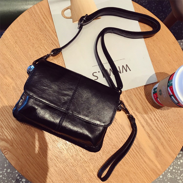 Women's Handbags 2025 New Arrival Wristlet Solid Color Retro Cowhide Texture Small Square Bag High-Quality Shoulder Crossbody Bag - Thumbnail 2