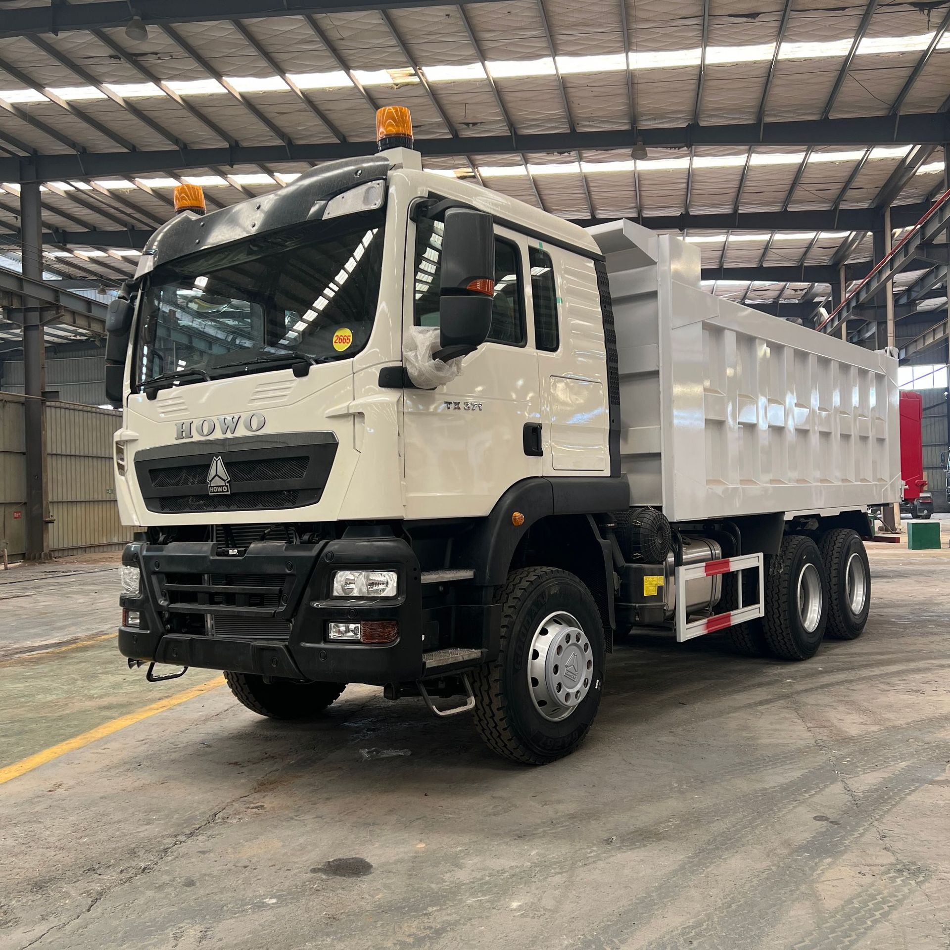 Exported to Africa and Central Asia, Howo Refurbished Eight-Wheel Engineering Dump Truck, Earthmoving Truck, Transport Dump Truck