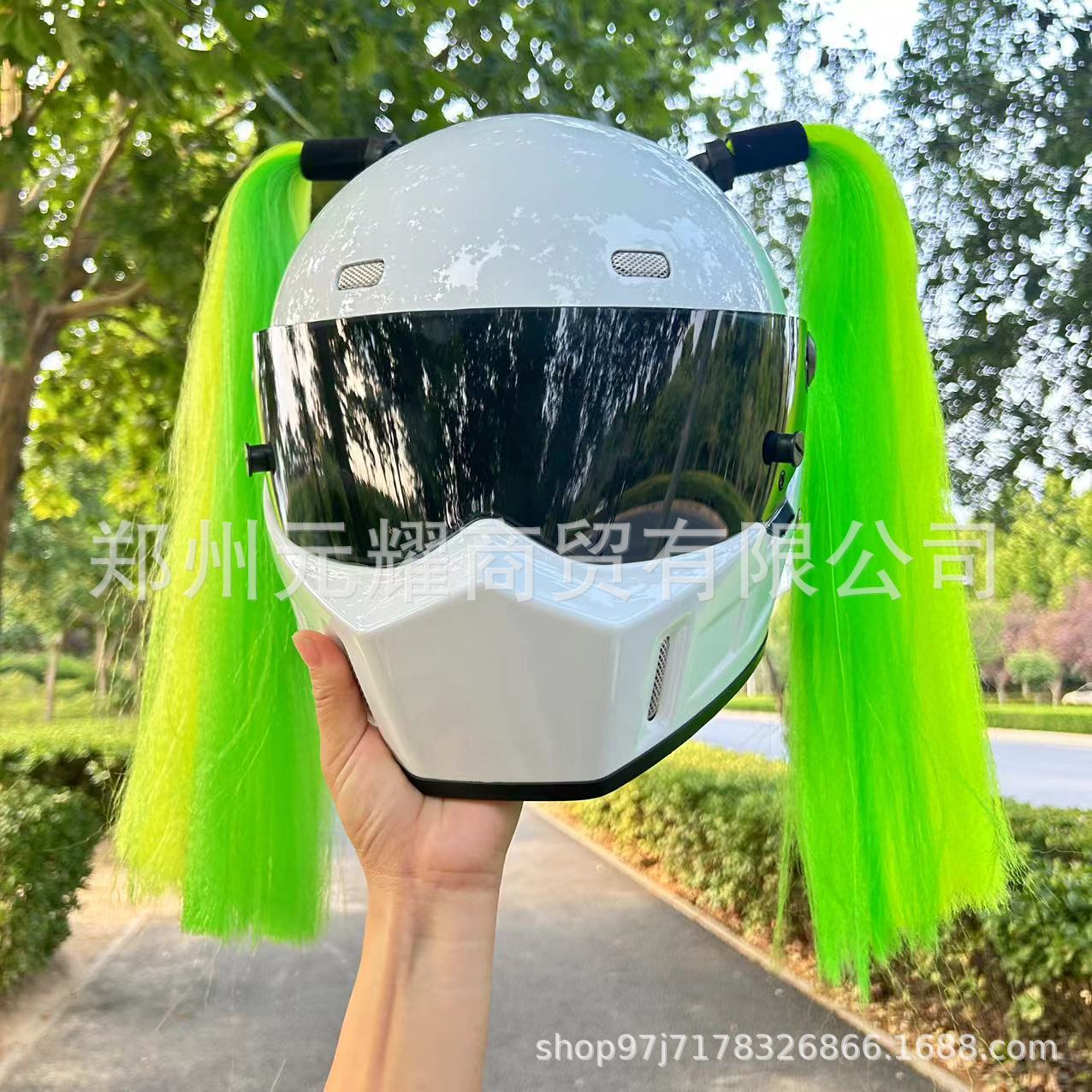 2 Helmet Dreadlock Ponytail Decorations with Large Suction Cups, Unisex, Suitable for Electric Vehicles and Motorcycles