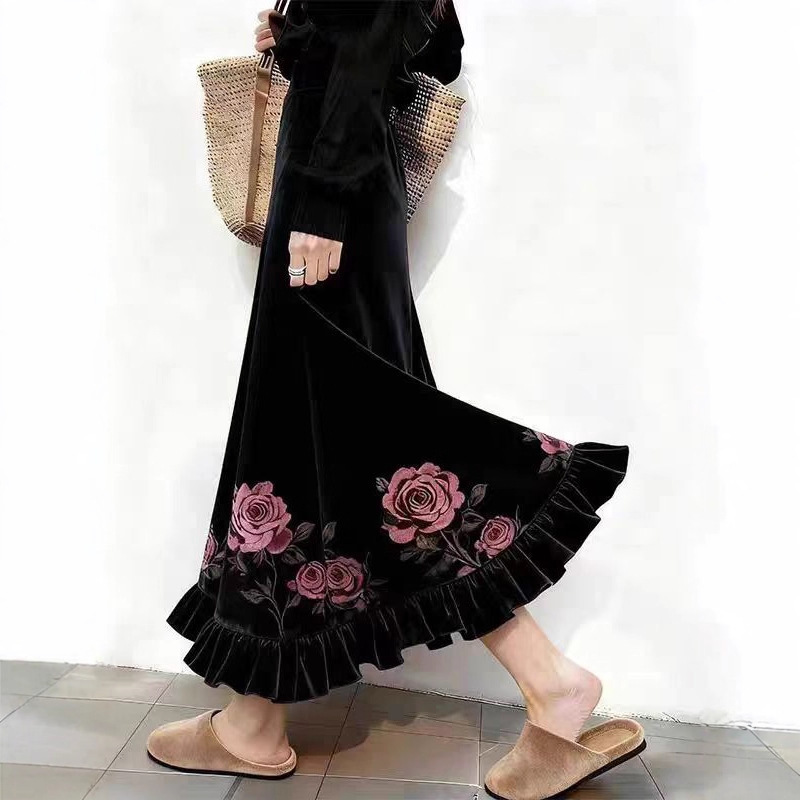 Black Rose Printed Ruffled Velvet Skirt for Women in Winter with Coat and Exquisite Skirt for Formal Occasions
