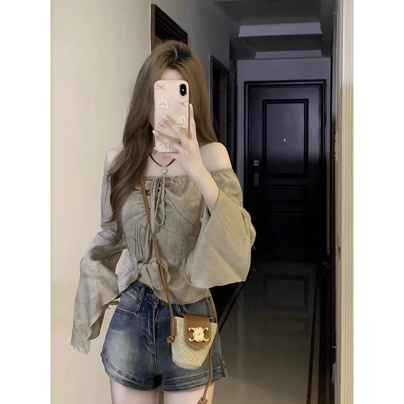 Fashionable autumn retro design short shirt
