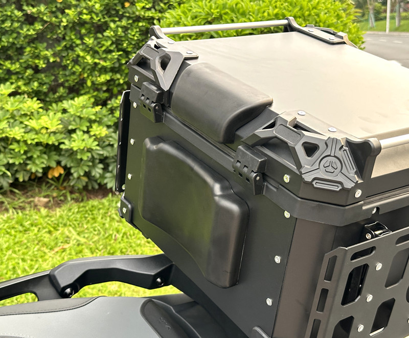 45L Motorcycle Armored Tail Box, Aluminum Alloy Tail Box, 55L Multifunctional Portable Trunk with Base Plate for Electric Vehicles