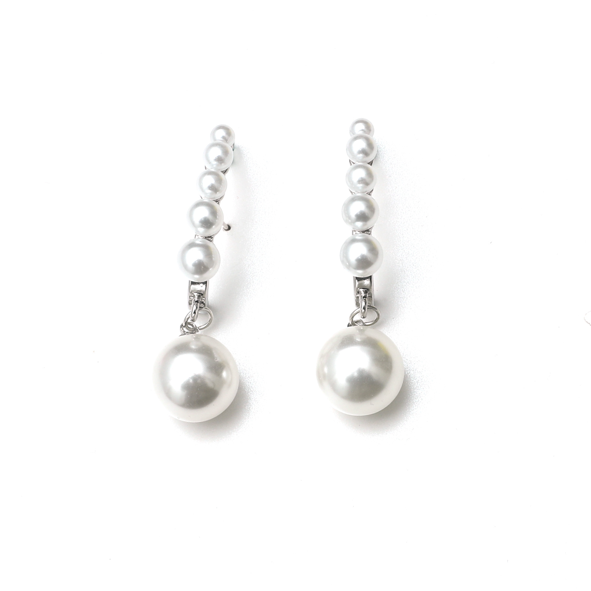 Fashion Pearl Pendant Retro Earrings display picture 4