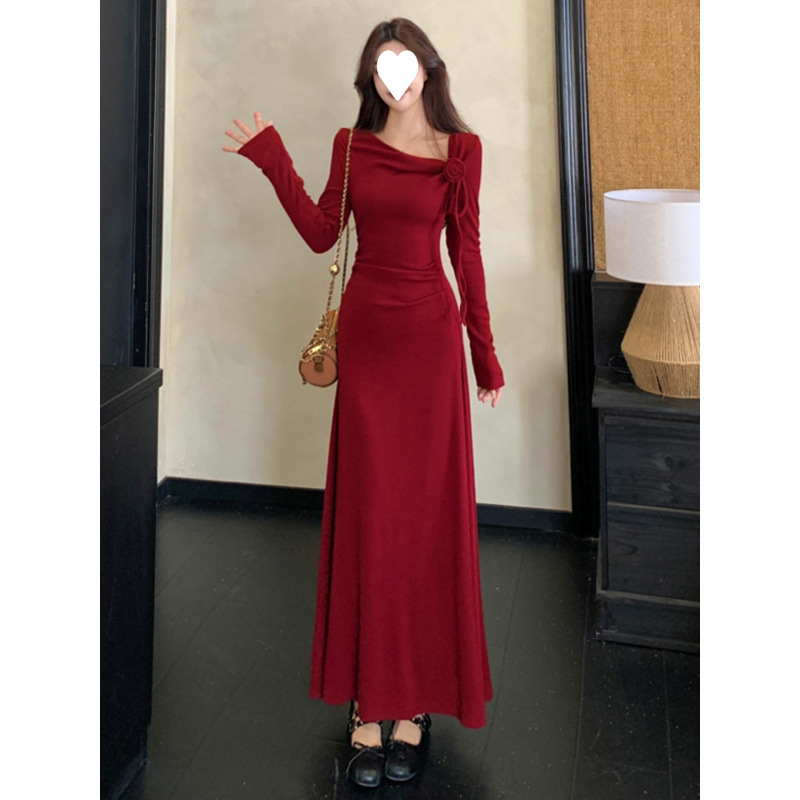 Stunningly beautiful early autumn and winter outfits for wealthy young ladies with a cool, sophisticated vibe, featuring red dresses for intellectual women Stunningly beautiful early autumn and winter outfits for wealthy young ladies with a cool, sophisticated vibe, featuring red dresses for intellectual women