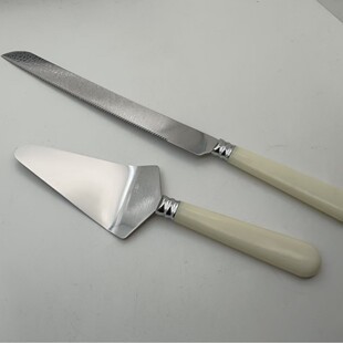 Stainless Steel Cake Knife Shovel Toothed Bread Knife Kitchen Triangle Wedding Pizza Cheese Shovel Plastic Baking Tools