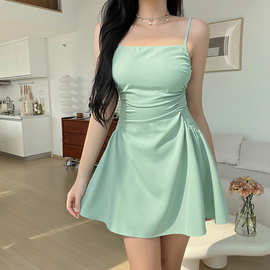 绿色小裙子2023夏季新款高腰弹力显瘦气质褶皱设计感吊带连衣裙