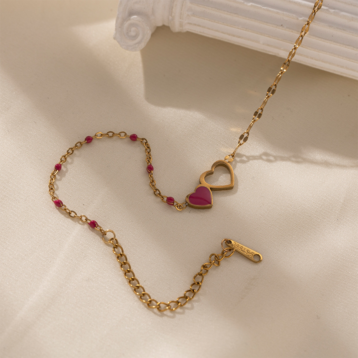 Pulsera de acero inoxidable europea y americana, lujo ligero para mujeres, nicho de amor rosa, pulsera de acero de titanio universal, moda transfronteriza, venta caliente