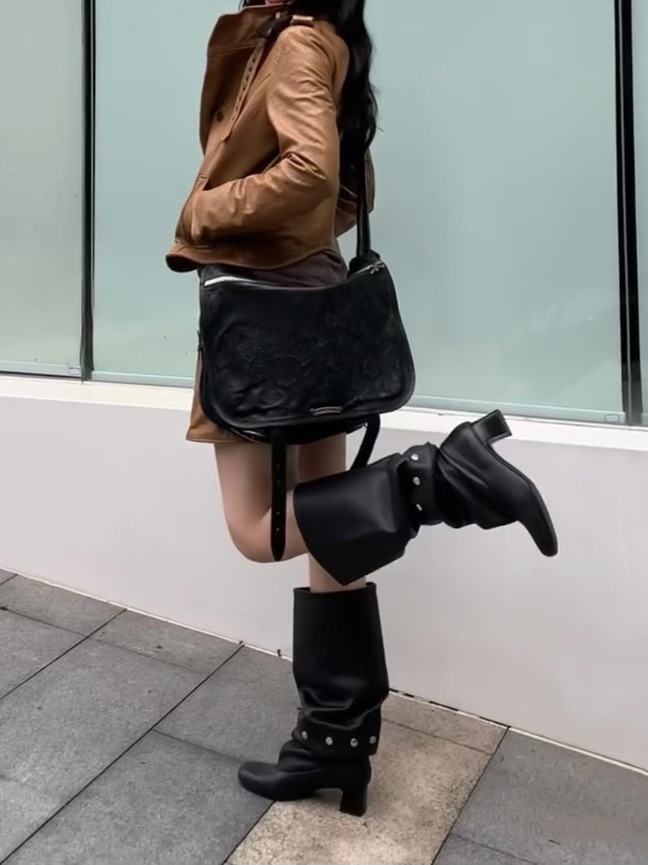 Overknee-Stiefel zum Hineinschlüpfen, brandneues Nietendesign mit verdickter Ferse, schmal geschnittene High-Top-Stiefel mit lockerer Passform, neuer Stil für Herbst/Winter 2025_voghion.com