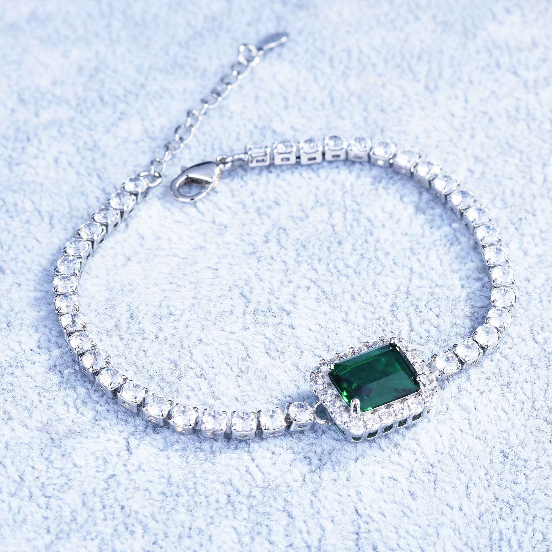Nouveau Luxe Diamant Carré Micro-incrusté Émeraude Bracelet Boucles D'oreilles Pendentif display picture 5