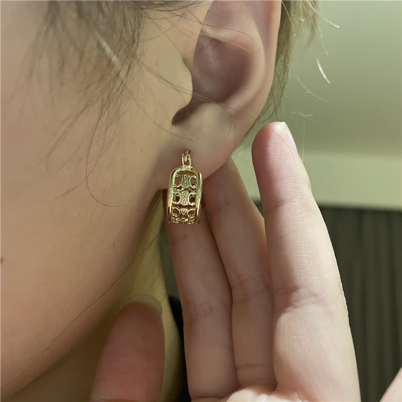 Korean Style C-shaped Gold Plated Four-petal Flower Micro-inlaid Earrings display picture 3
