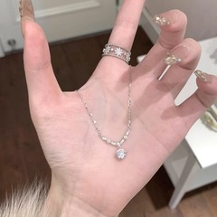 フランスの千金感フラッシュv形ジルコンのネックレス