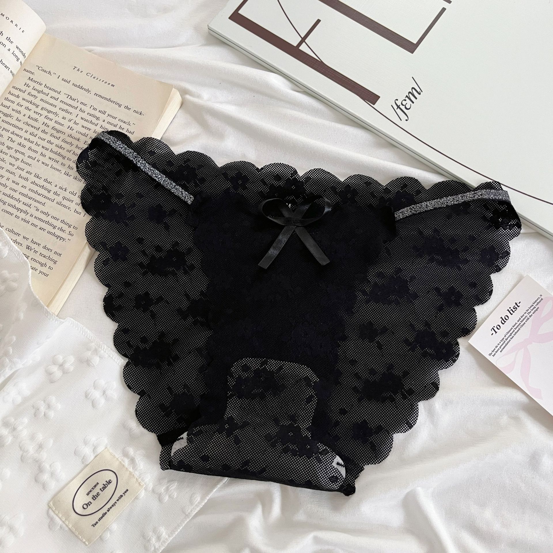 Flor de fantasía ~ Calzoncillos de encaje de niña francesa puro estilo delgado transpirable sexy hueco sin costuras calzoncillos de mujer