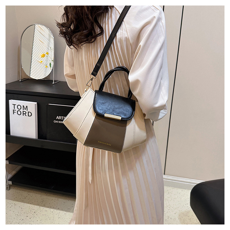 577g Weight Polyester Lining Material Zipper Closure Type Single Shoulder Strap Strap Type Crossbody Bag Bags Type Casual, Daily Occasion Pu Leather Material Color Block Pattern All Seasons Season Women's Gender Streetwear Style Square Shape Medium Size Women's Medium Pu Leather Color Block Streetwear Square Zipper Crossbody Bag 11
