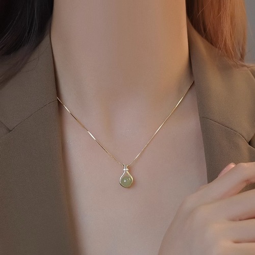 Mid-Ancient Fortune Bag and Jade Pendant Light Luxury New Chinese Style Necklace for Women, Lock Bone Titanium Steel Non-Fading Chain, Ethnic Style