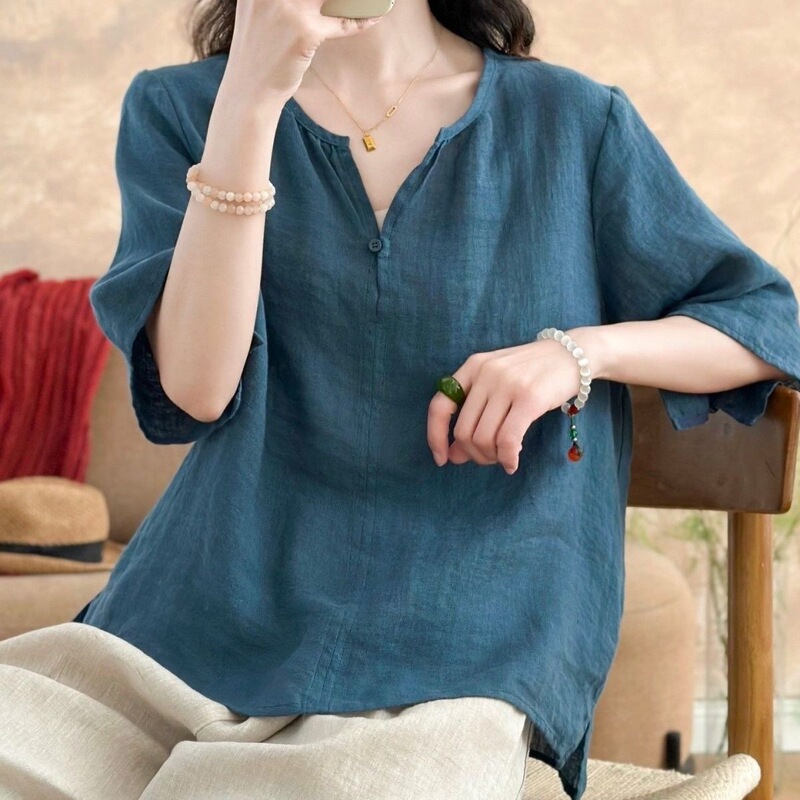 Solid Color V-Neck Cotton Top, Artistic High-End Pullover Shirt for Women, Loose and Versatile Short-Sleeve Blouse Solid Color V-Neck Cotton Top, Artistic High-End Pullover Shirt for Women, Loose and Versatile Short-Sleeve Blouse