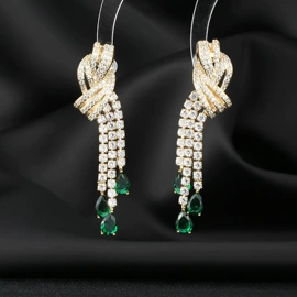 耳钉;耳环;项链