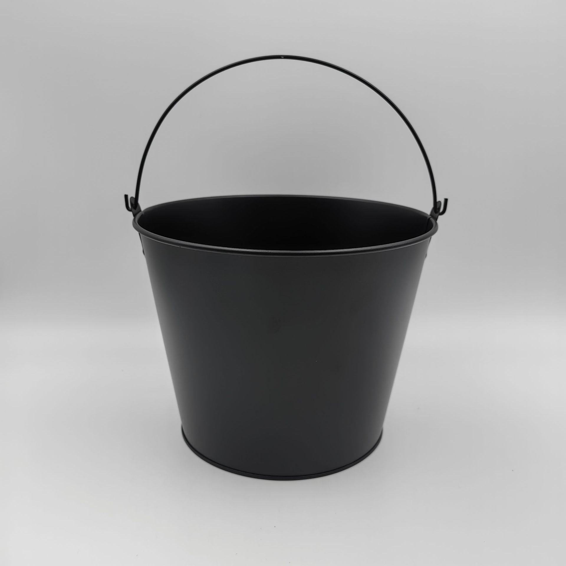 Black bare bucket