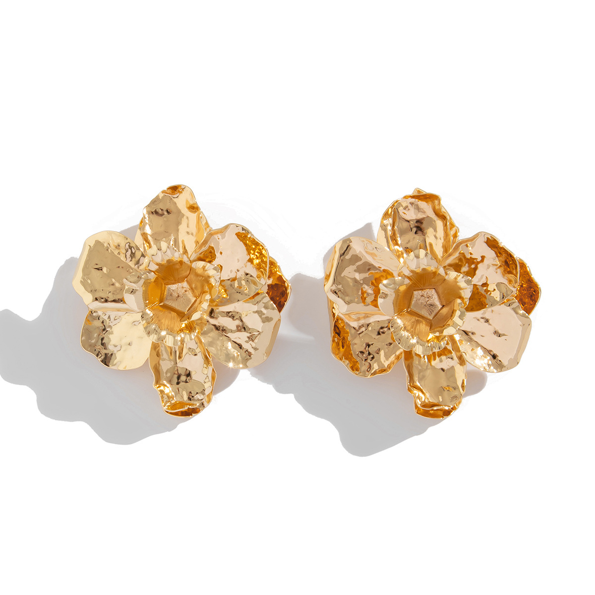Europe and the United States cross-border earrings exaggerated metal big flower earrings personalized three-dimensional pleated flower ear jewelry Europe and the United States cross-border earrings exaggerated metal big flower earrings personalized three-dimensional pleated flower ear jewelry