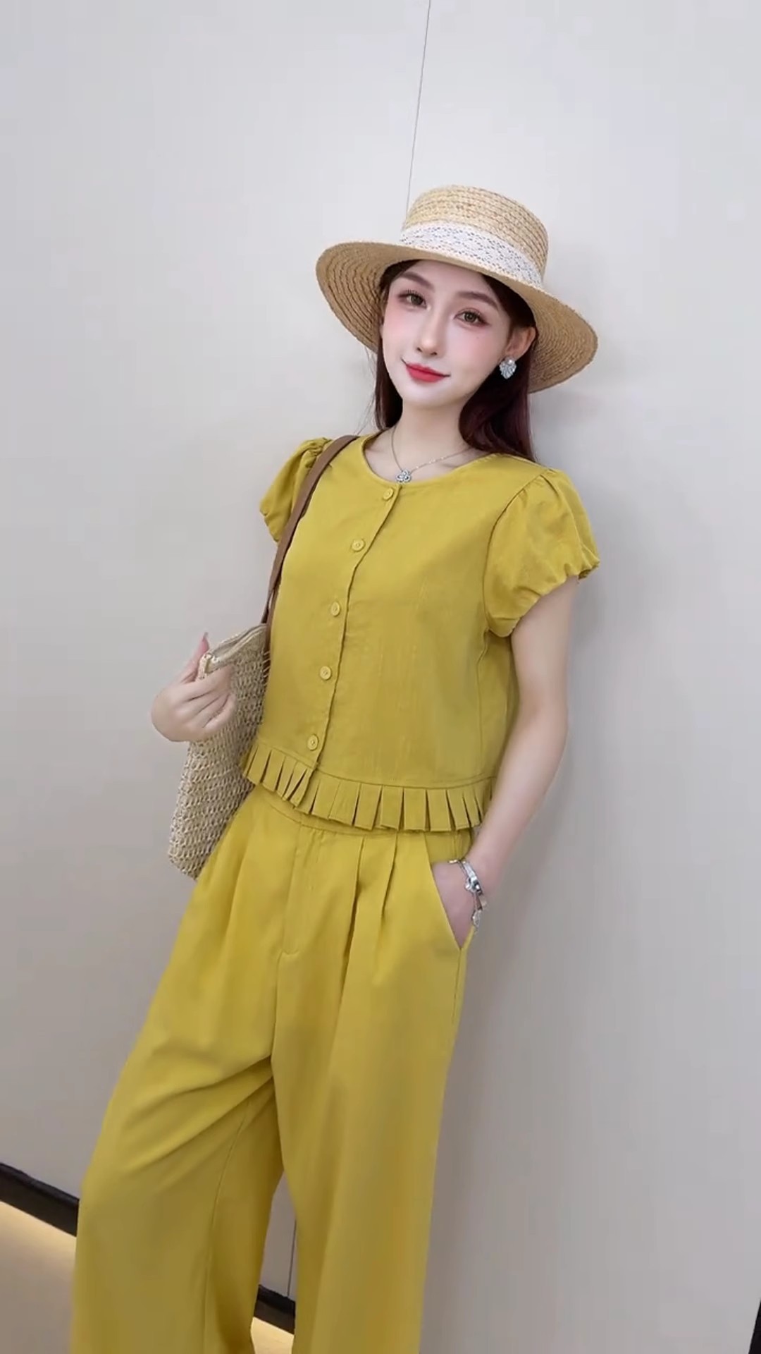 Bộ quần áo nữ mùa hè gồm áo ngắn thiết kế kiểu tây và quần ống rộng hai mảnh A5216 — Màu xanh lam đậm chi tiết 3