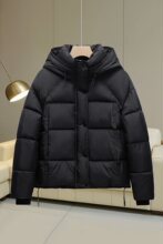 反季棉服女2025新款朵泡芙短款加厚连帽保暖面包小个子外套