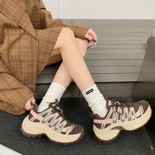 ��¶˼ͬ�����׽����߼��ϵ�ЬŮ2026���¿�͸���\�����eЬ��