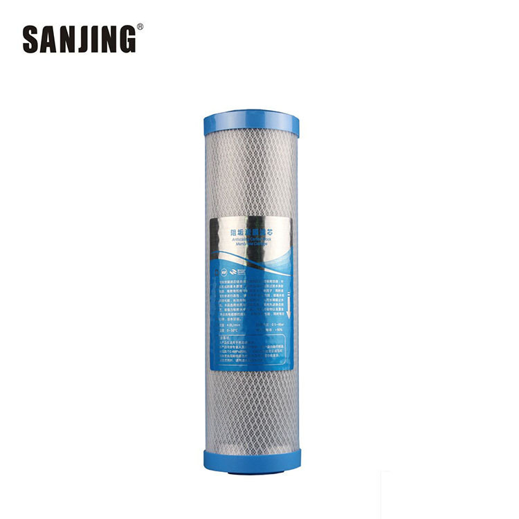 El algodón de los PP del filtro de la escala 10-inch sinterizó el elemento filtrante compuesto del purificador del agua de la membrana del carbono integró el elemento filtrante rápido del retiro de la escala de la conexión