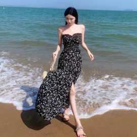 山清酒里 碎花抹胸连衣裙女内搭收腰开叉吊带黑色长裙子